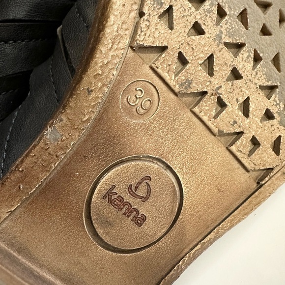 Kanna Women’s Sz: 39 Black Side Zip Block Heel Sliced Leather Ankle Bootie - Picture 4 of 5